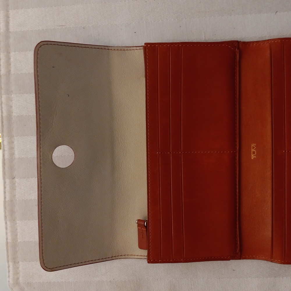 Tumi Soft Leather Women's Wallet (Clutch) - Picture 5 of 13